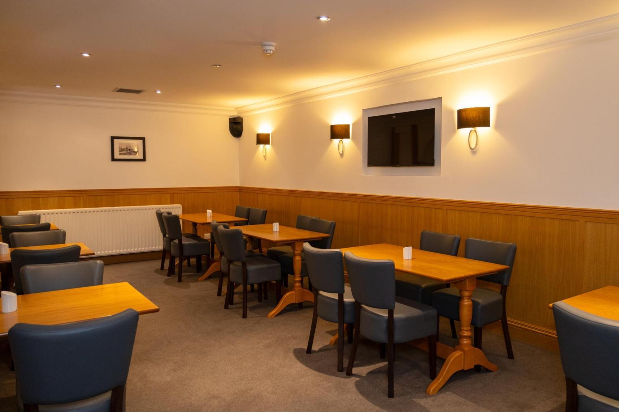 Station Hotel Ellon Ngoại thất bức ảnh