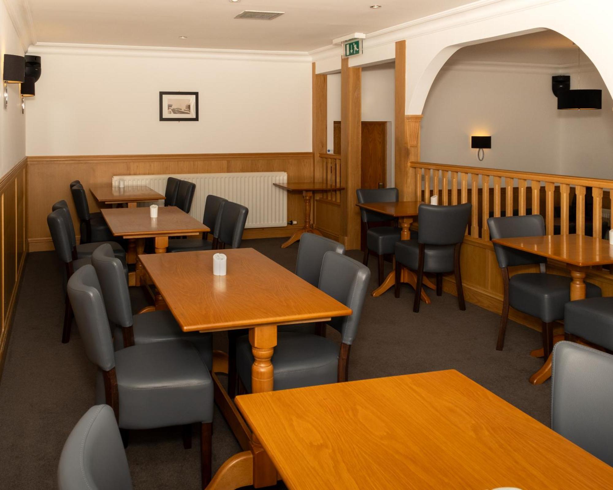 Station Hotel Ellon Ngoại thất bức ảnh