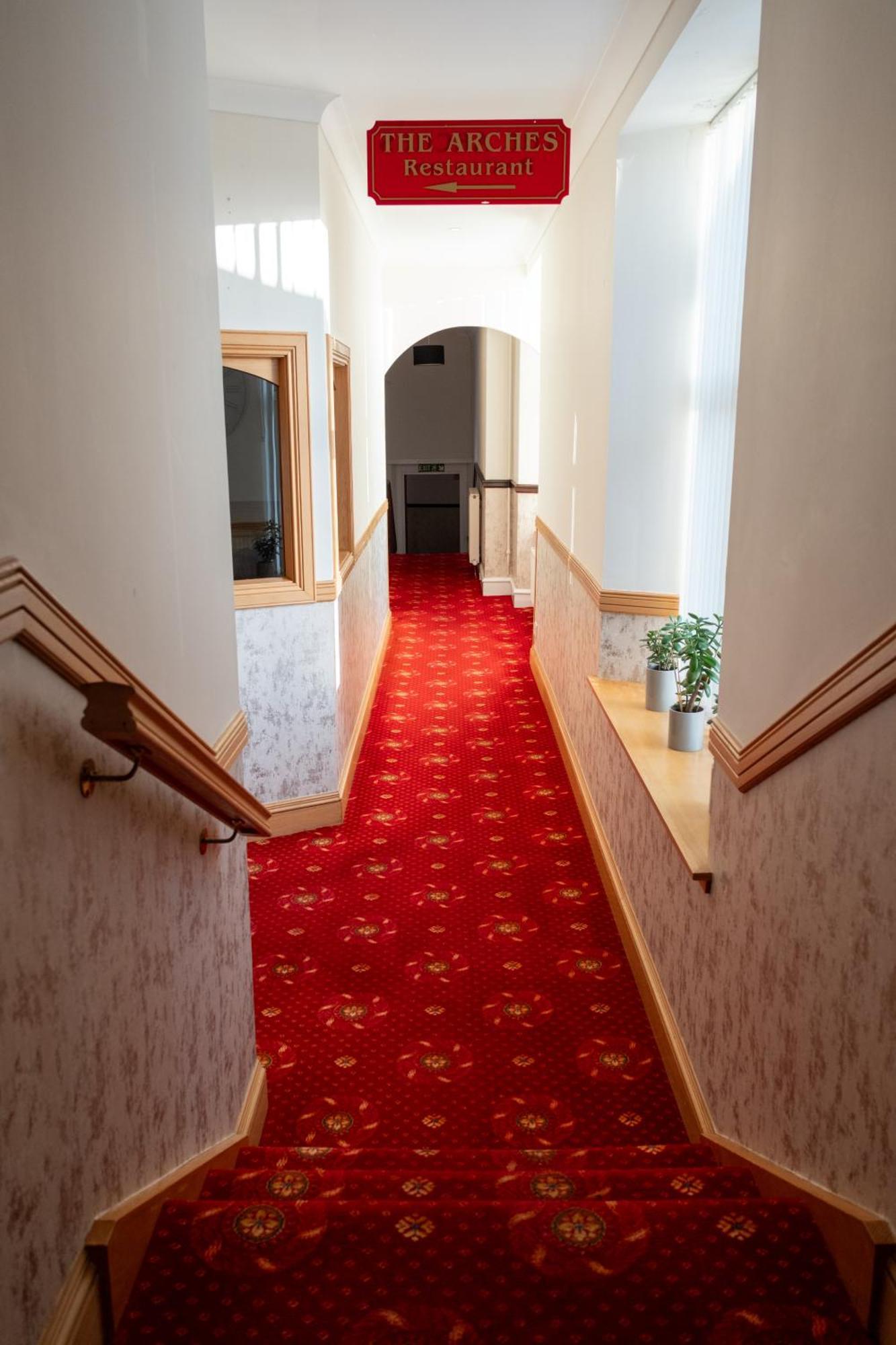 Station Hotel Ellon Ngoại thất bức ảnh