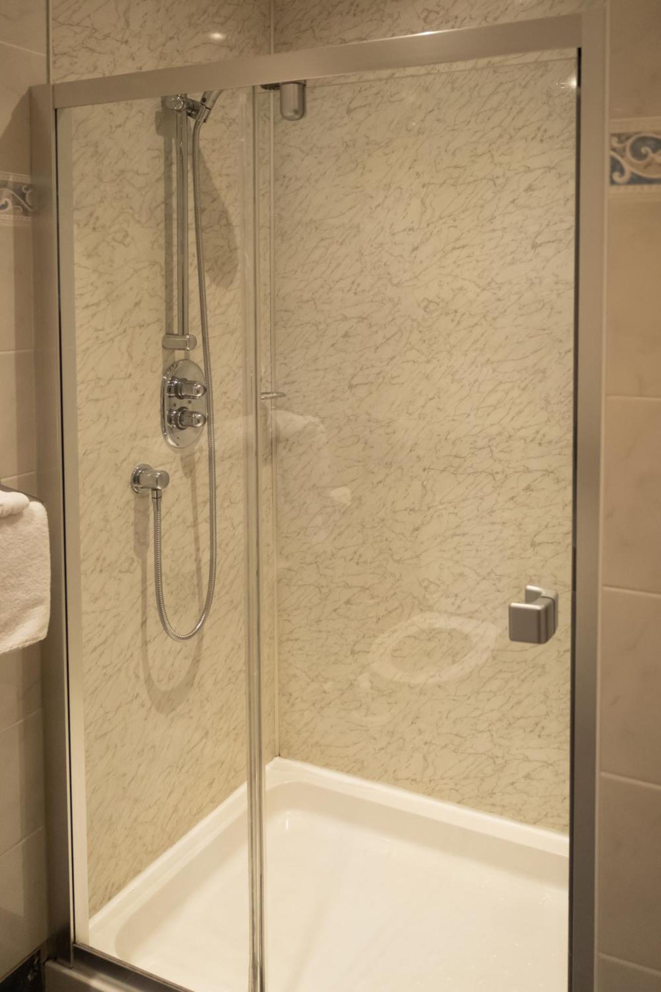Station Hotel Ellon Ngoại thất bức ảnh