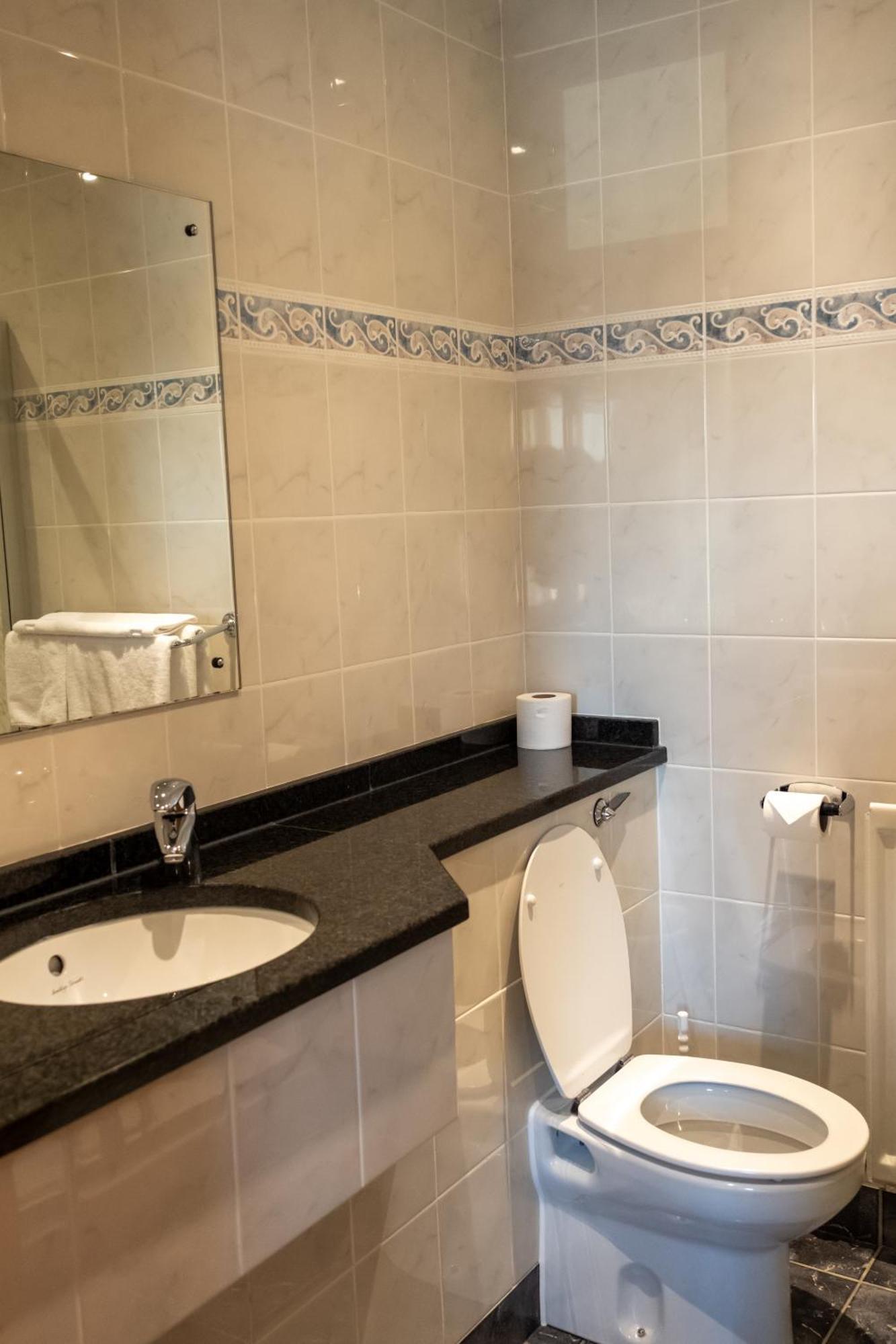 Station Hotel Ellon Ngoại thất bức ảnh
