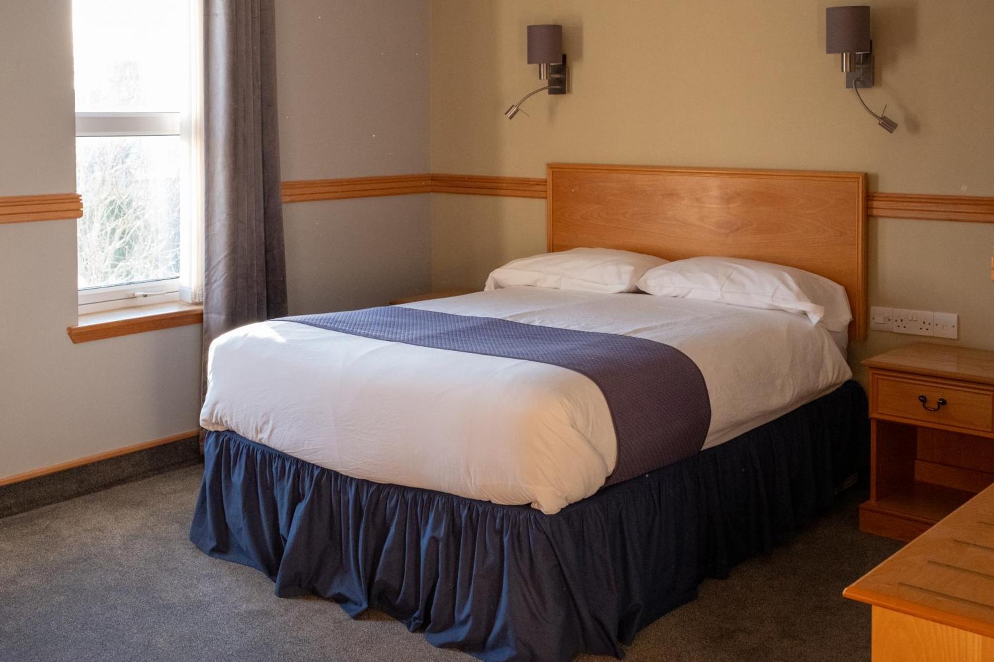 Station Hotel Ellon Ngoại thất bức ảnh