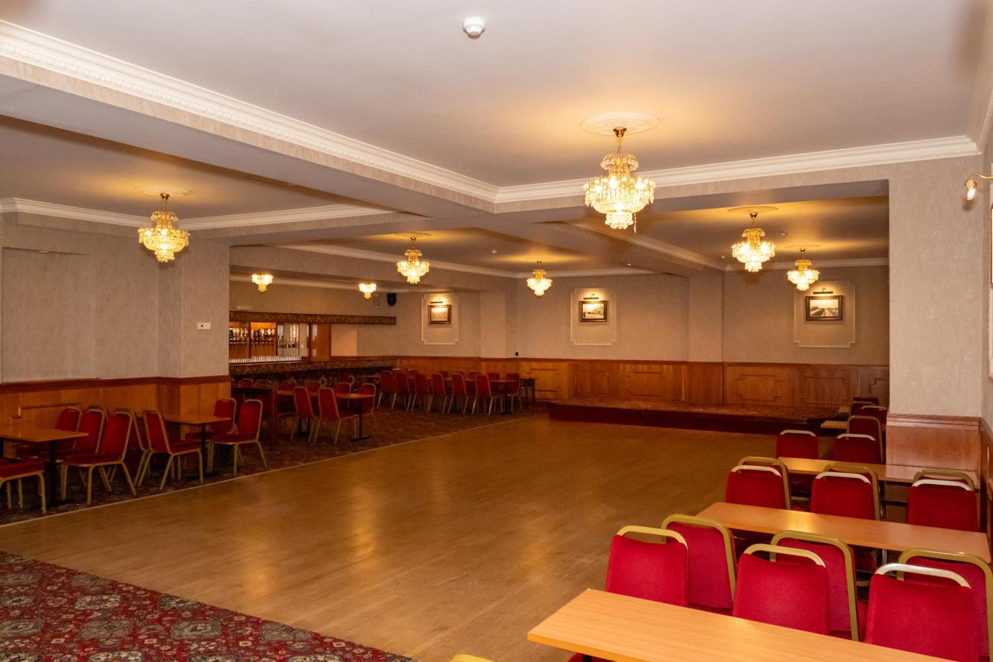 Station Hotel Ellon Ngoại thất bức ảnh